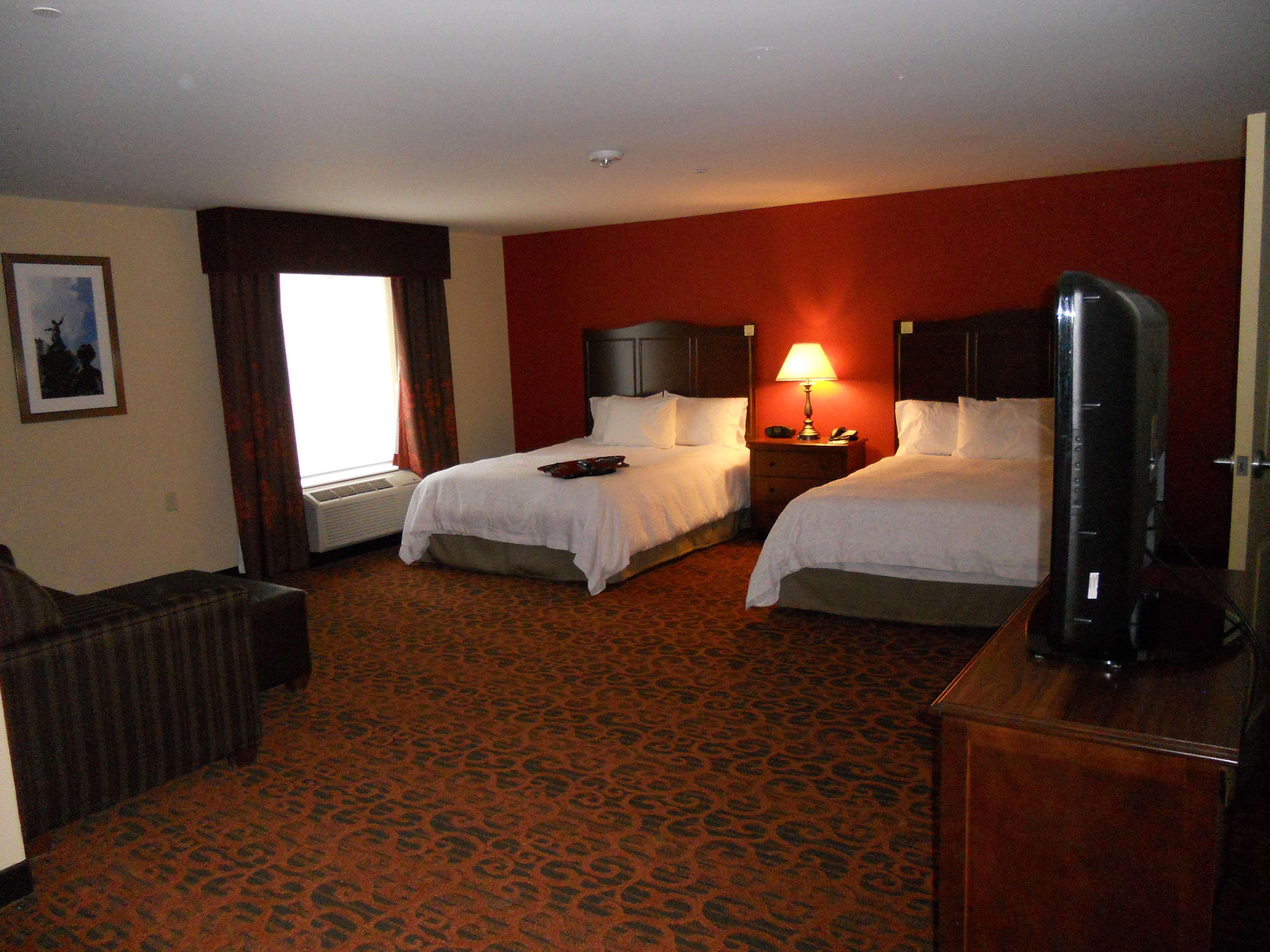 Hampton Inn & Suites Cincinnati / Uptown - University Area Exterior photo